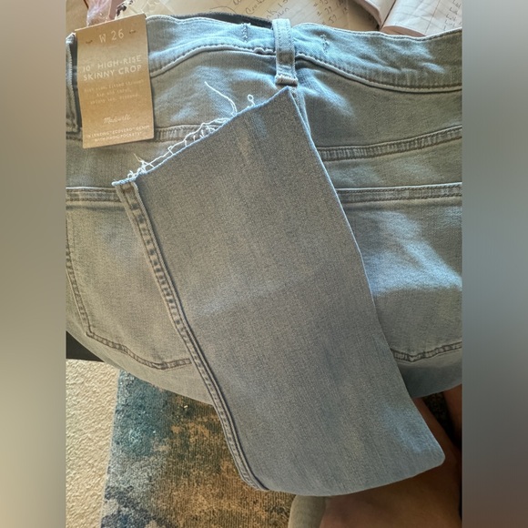 10" High-Rise Skinny Crop Jeans in Charlemont Wash Kristen Size 26 - Picture 6 of 6